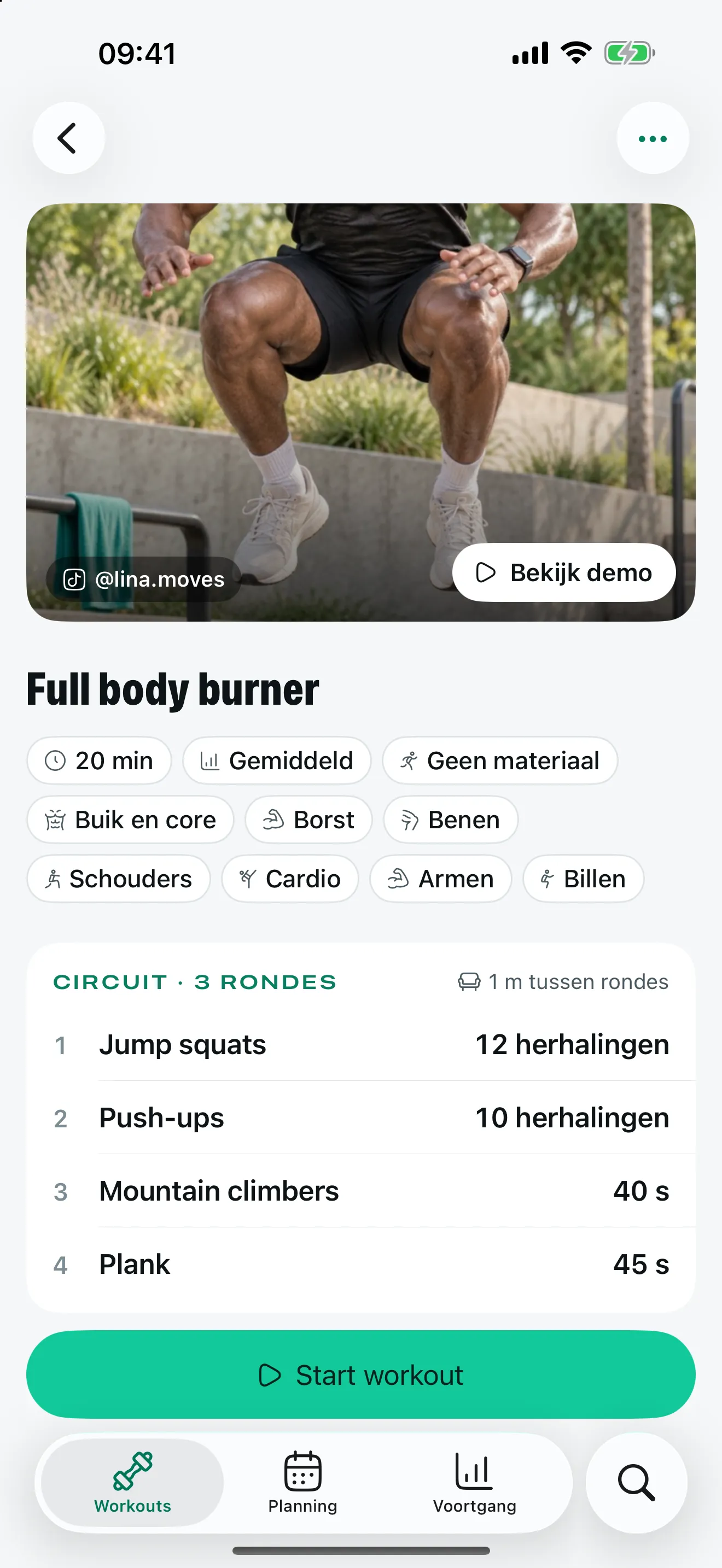 Een workoutkaart in Stako met oefeningen, herhalingen en tijden, gelezen uit een TikTok-bijschrift
